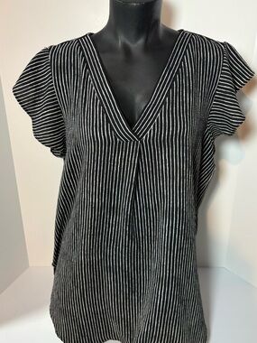 Adrianna Papell Black & White Striped V-Neck Flutter Sleeve Top